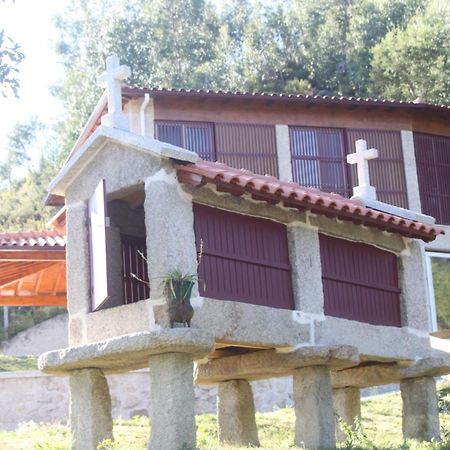בית הארחה טראס דה בורו 	Encostas Da Torre מראה חיצוני תמונה